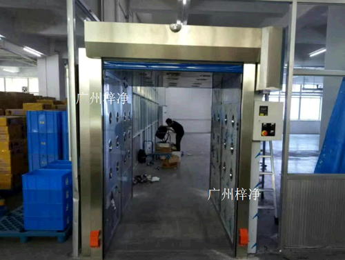 快速卷簾門貨淋室現(xiàn)場安裝圖 快速卷簾門貨淋室現(xiàn)場安裝圖